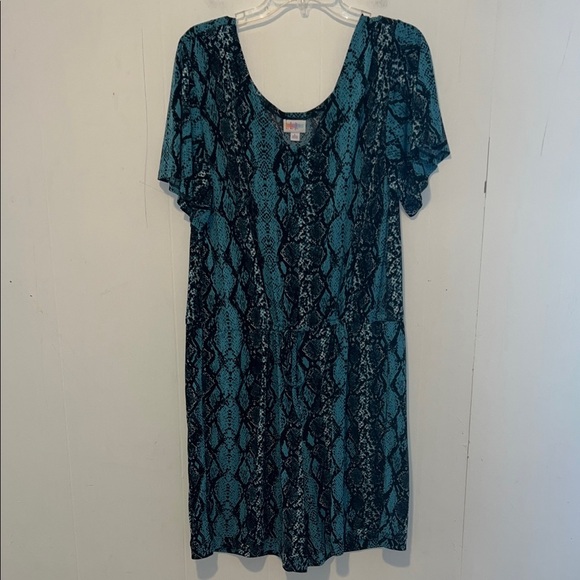 LuLaRoe Pants - LuLaRoe Teal and Black Snake Print Xanthe Shorts Romper V neck 0318261